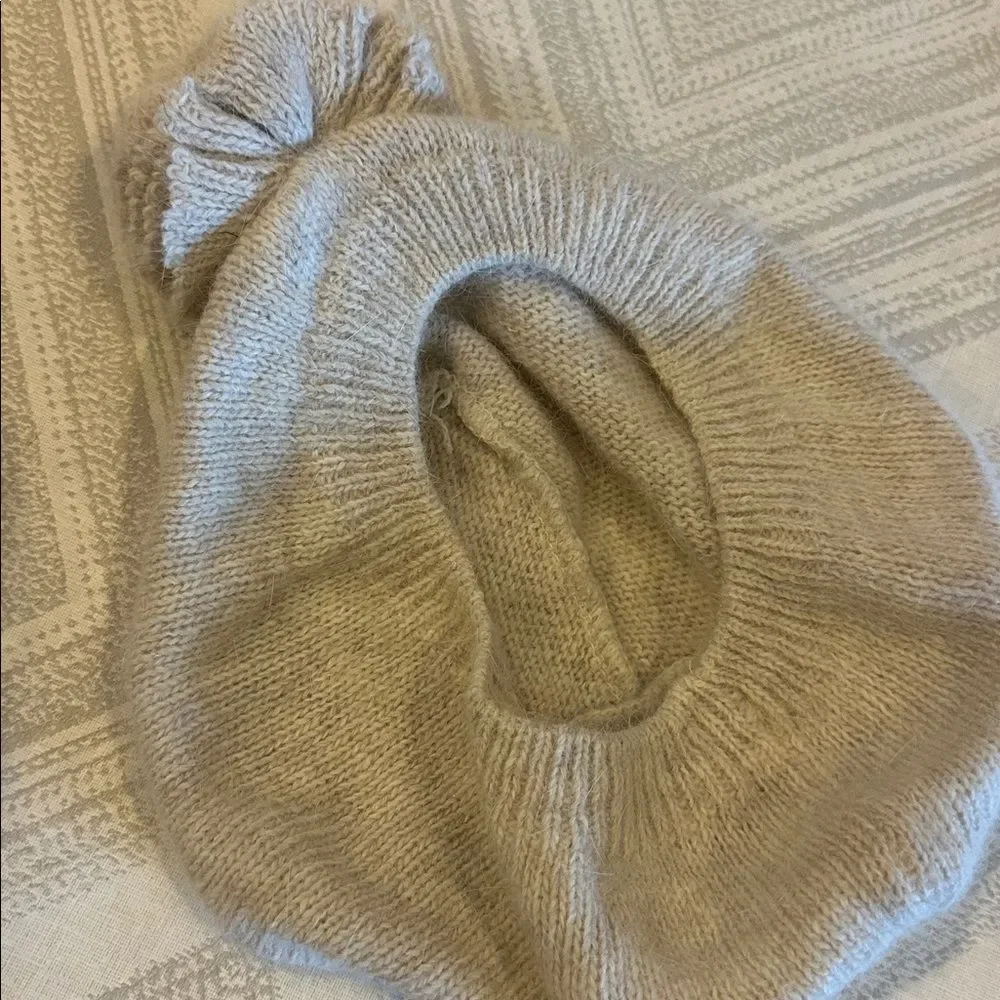 H&M Cream Knit Winter Beret and Gloves with Flower Matching Set